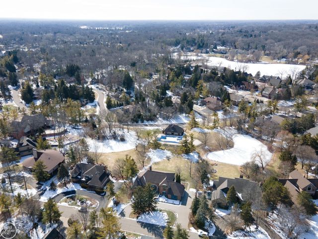4585 Kiftsgate Bend, Bloomfield Hills, MI 48302