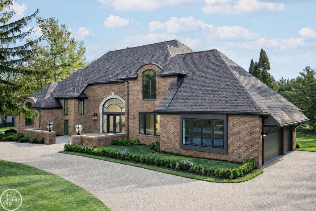 4585 Kiftsgate Bend, Bloomfield Hills, MI 48302