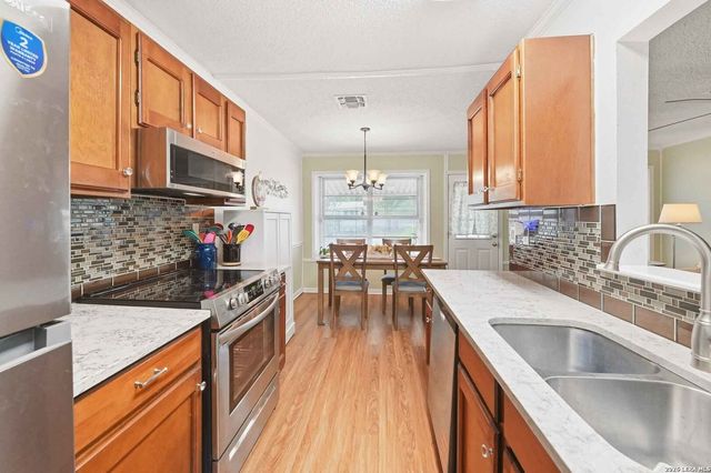 5210 ALAN BEAN DR, Kirby, TX 78219