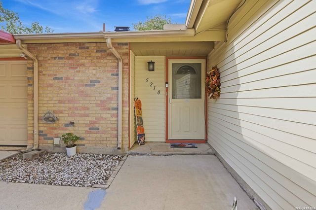 5210 ALAN BEAN DR, Kirby, TX 78219