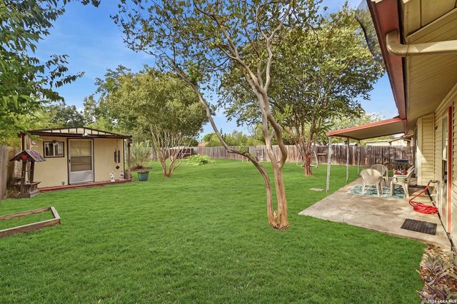 5210 ALAN BEAN DR, Kirby, TX 78219