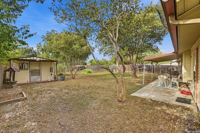 5210 ALAN BEAN DR, Kirby, TX 78219