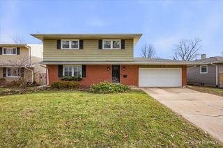 152 Walnut Drive, St. Charles, IL 60174