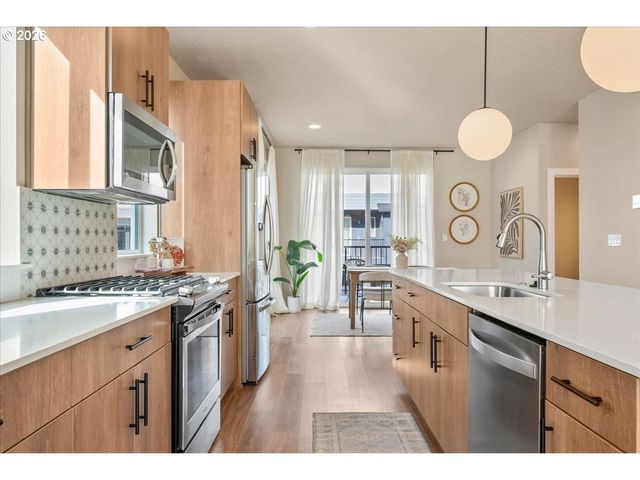 17137 Sw WOODPECKER Ln, Beaverton, OR 97007