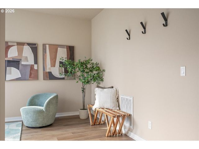 17137 Sw WOODPECKER Ln, Beaverton, OR 97007