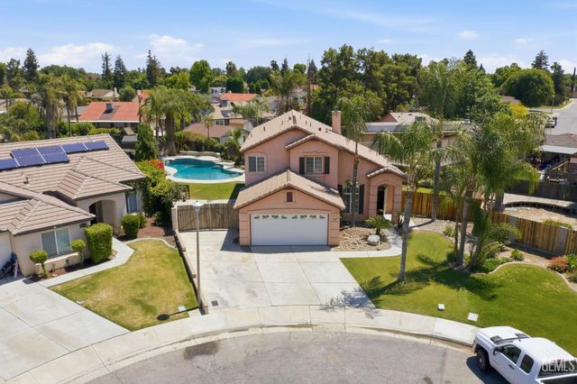 9507 W Goshen Court, Bakersfield, CA 93311
