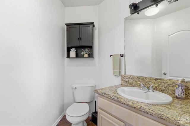 9507 W Goshen Court, Bakersfield, CA 93311