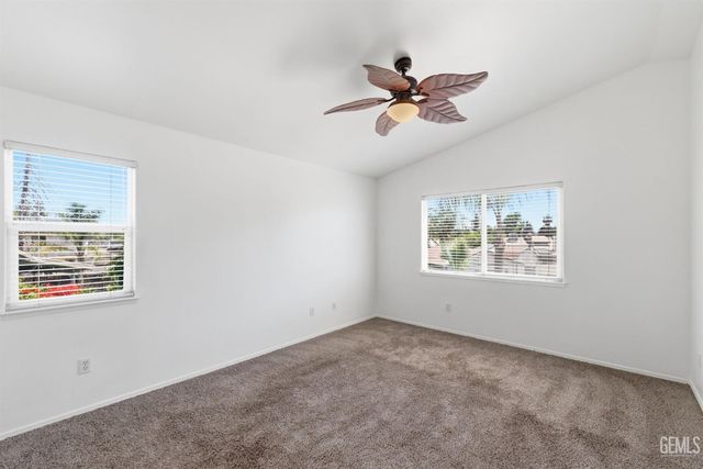 9507 W Goshen Court, Bakersfield, CA 93311