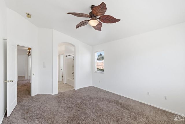 9507 W Goshen Court, Bakersfield, CA 93311