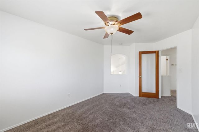 9507 W Goshen Court, Bakersfield, CA 93311