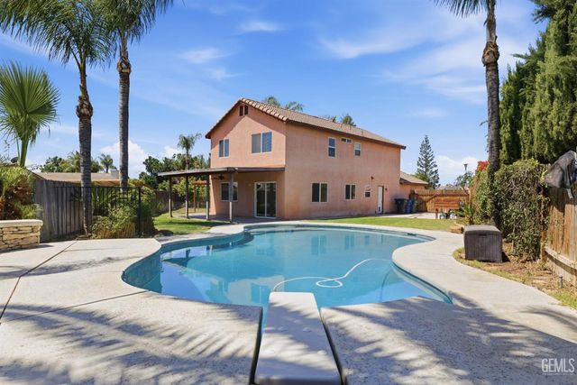 9507 W Goshen Court, Bakersfield, CA 93311