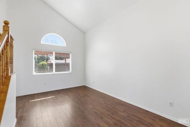9507 W Goshen Court, Bakersfield, CA 93311