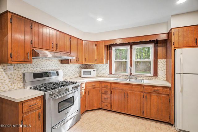26 Frenchs Lane, Tuckerton, NJ 08087