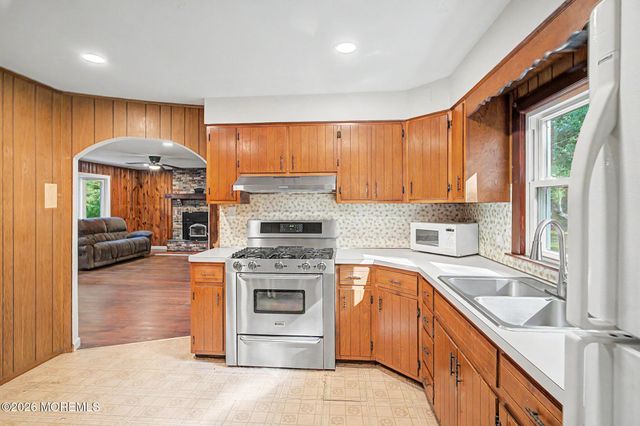 26 Frenchs Lane, Tuckerton, NJ 08087