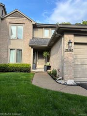 29640 Vista Court, Farmington Hills, MI 48331