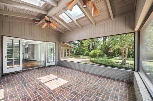626 Rocky River Road, Houston, TX 77056