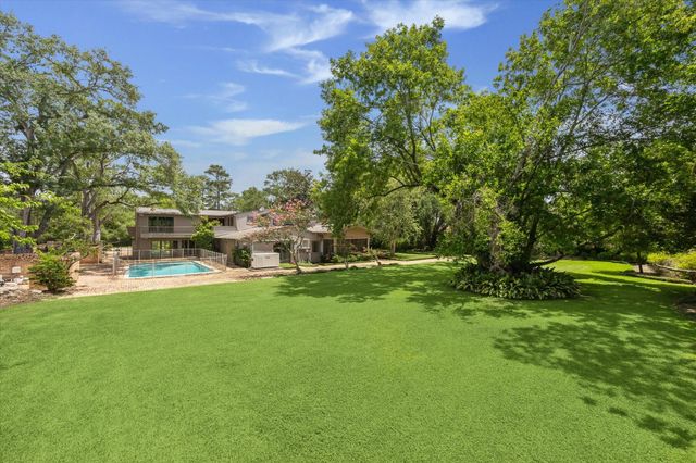 626 Rocky River Road, Houston, TX 77056