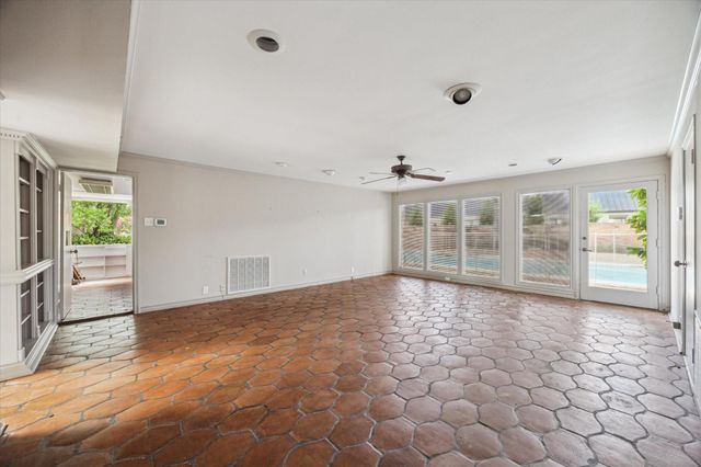 626 Rocky River Road, Houston, TX 77056