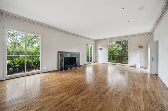 626 Rocky River Road, Houston, TX 77056
