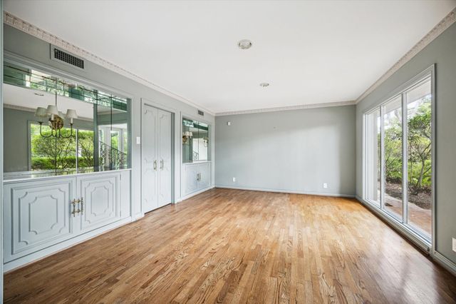 626 Rocky River Road, Houston, TX 77056