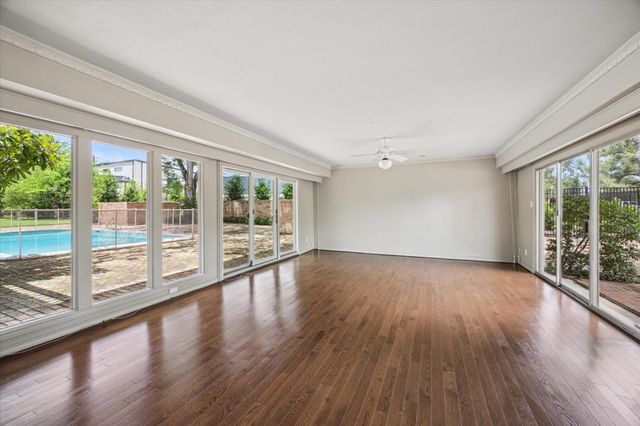 626 Rocky River Road, Houston, TX 77056