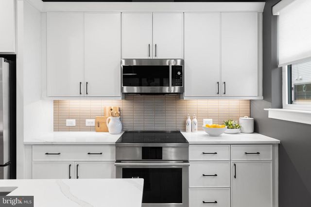 729 PARK AVE, Falls Church, VA 22046