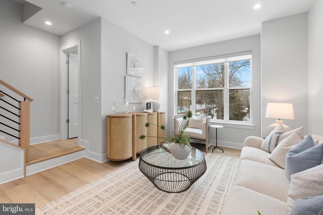 729 PARK AVE, Falls Church, VA 22046