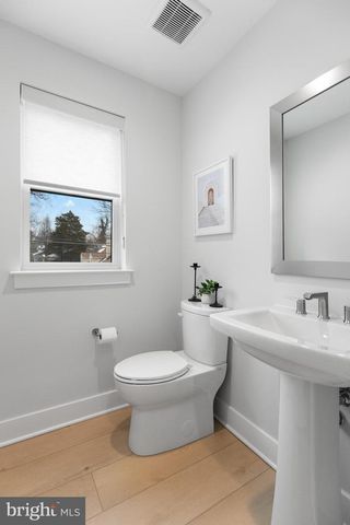 729 PARK AVE, Falls Church, VA 22046