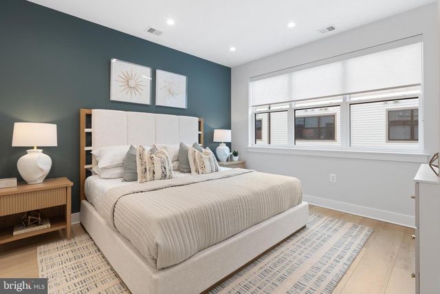 729 PARK AVE, Falls Church, VA 22046