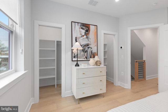 729 PARK AVE, Falls Church, VA 22046