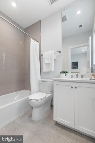 729 PARK AVE, Falls Church, VA 22046