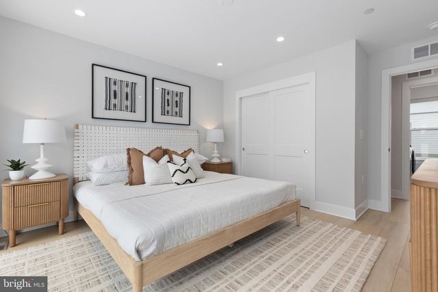 729 PARK AVE, Falls Church, VA 22046