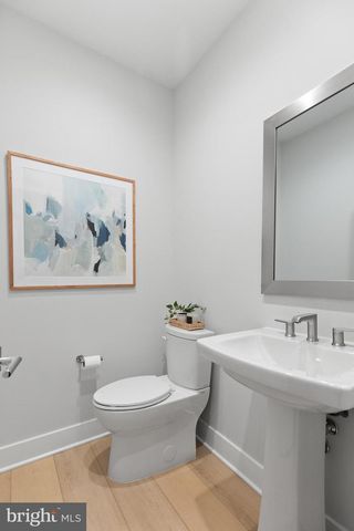 729 PARK AVE, Falls Church, VA 22046