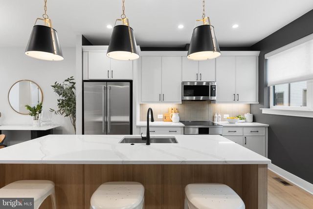 729 PARK AVE, Falls Church, VA 22046