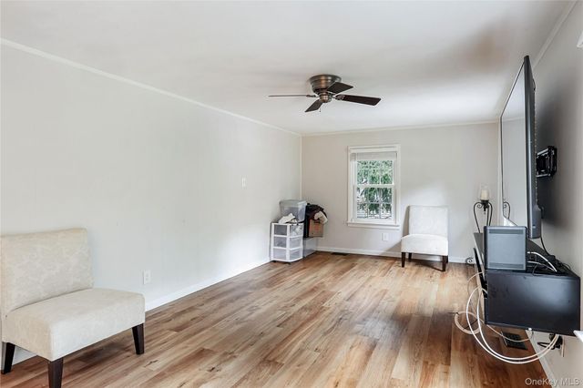 545 N Quaker Lane, Hyde Park, NY 12538