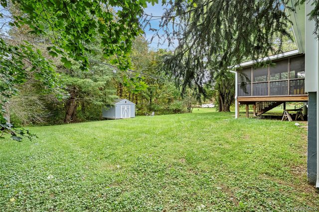 545 N Quaker Lane, Hyde Park, NY 12538