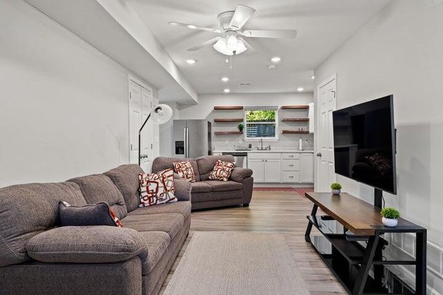 811 N SIXTH ST, Columbia, MO 65201