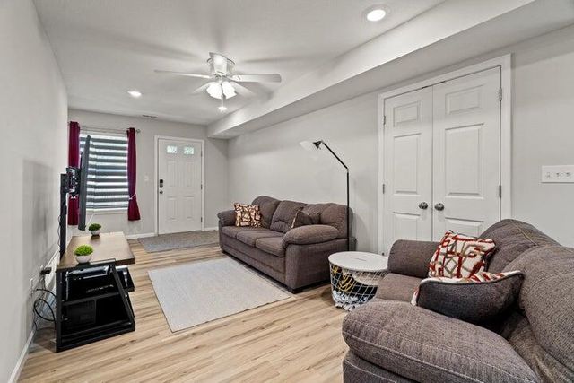 811 N SIXTH ST, Columbia, MO 65201