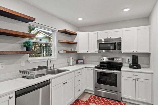 811 N SIXTH ST, Columbia, MO 65201