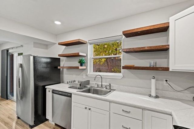 811 N SIXTH ST, Columbia, MO 65201