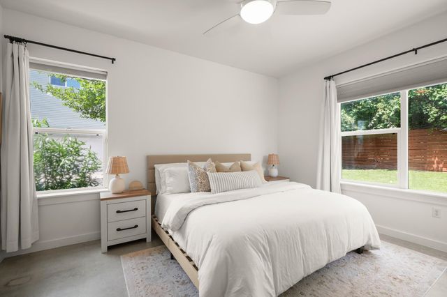 5616 S 1st ST 18, Austin, TX 78745