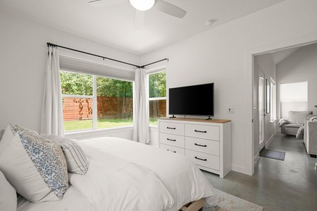 5616 S 1st ST 18, Austin, TX 78745