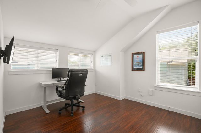 5616 S 1st ST 18, Austin, TX 78745