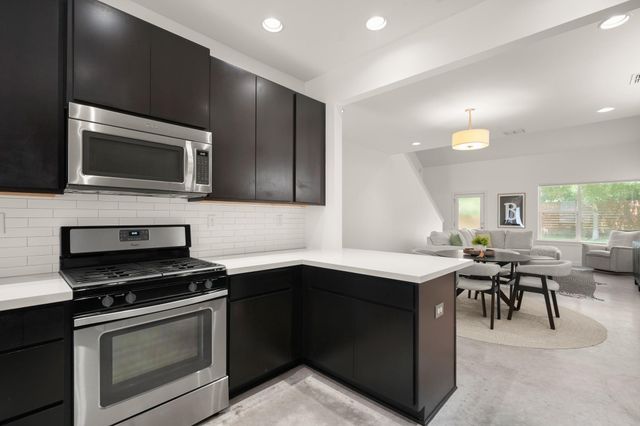 5616 S 1st ST 18, Austin, TX 78745