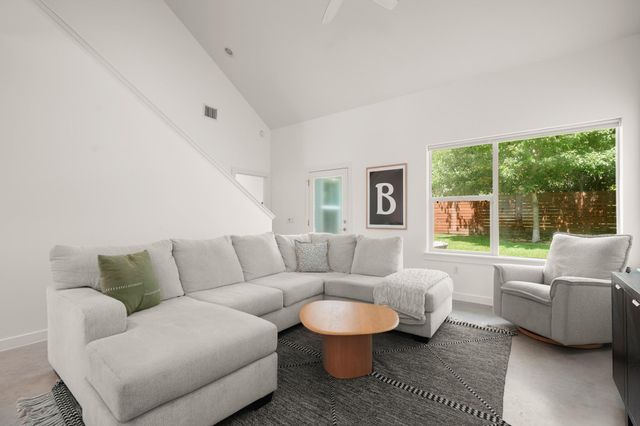 5616 S 1st ST 18, Austin, TX 78745