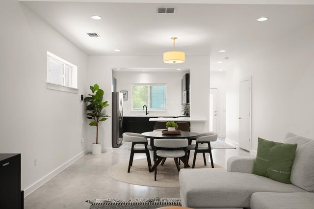 5616 S 1st ST 18, Austin, TX 78745