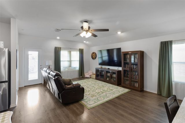 806 Twin Edge Drive, Royse City, TX 75189