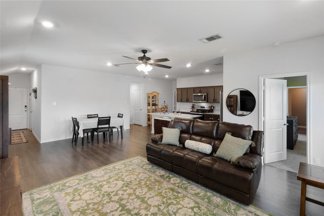 806 Twin Edge Drive, Royse City, TX 75189