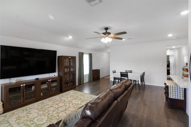 806 Twin Edge Drive, Royse City, TX 75189