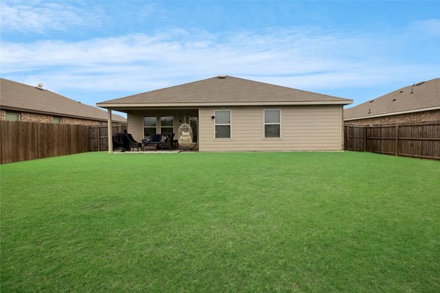 806 Twin Edge Drive, Royse City, TX 75189